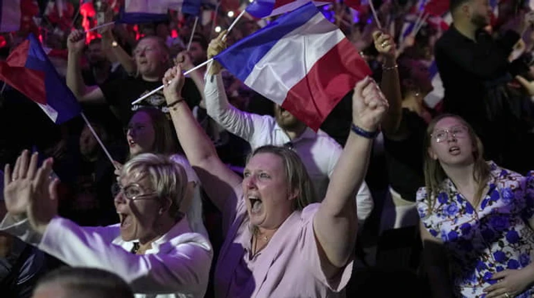 Хто впливає на Макрона: як провідні партії Франції розійшлися у питанні підтримки України