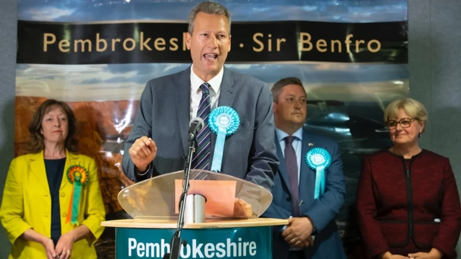 Ексдепутат Європарламенту визнав себе винним у отриманні хабарів за підтримку Росії