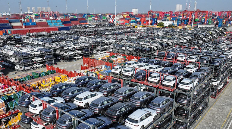 Украинцы купили почти 9,5 тысяч подержанных авто из США за 2026 год: самые популярные модели