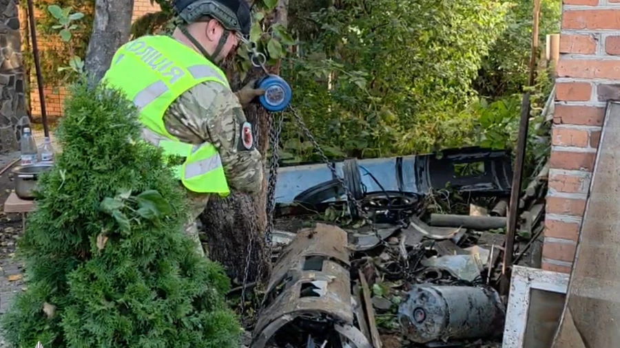 У Києві з приватного подвір'я вилучили 90-кілограмову бойову частину російського БпЛА