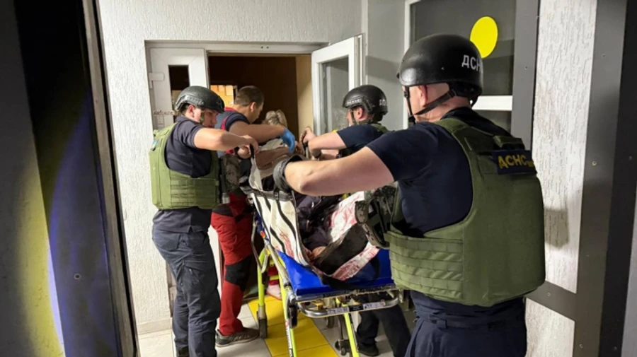 Russian attack on Dnipropetrovsk Oblast injures three people, damages medical facility, shop and power line