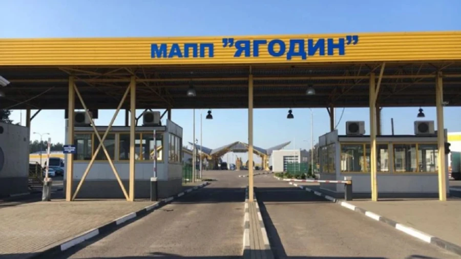 Рух вантажівок через кордон може ускладнитися: поляки планують блокаду