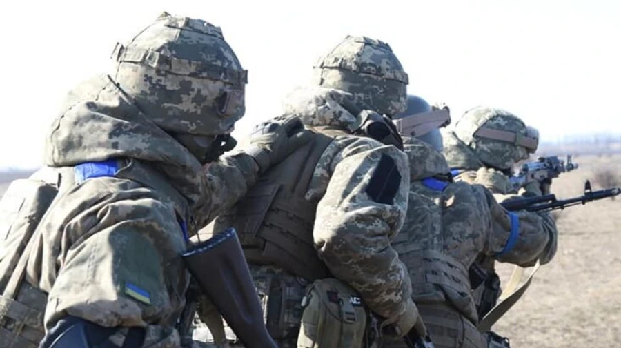 Western leaders and ambassadors honour Ukrainian defenders