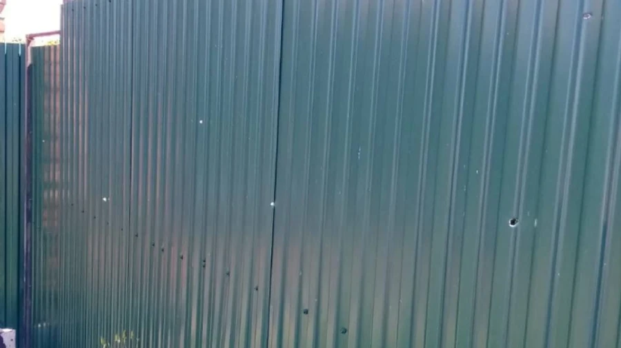 У Росії заявили, що український безпілотник скинув боєприпас у Курській області