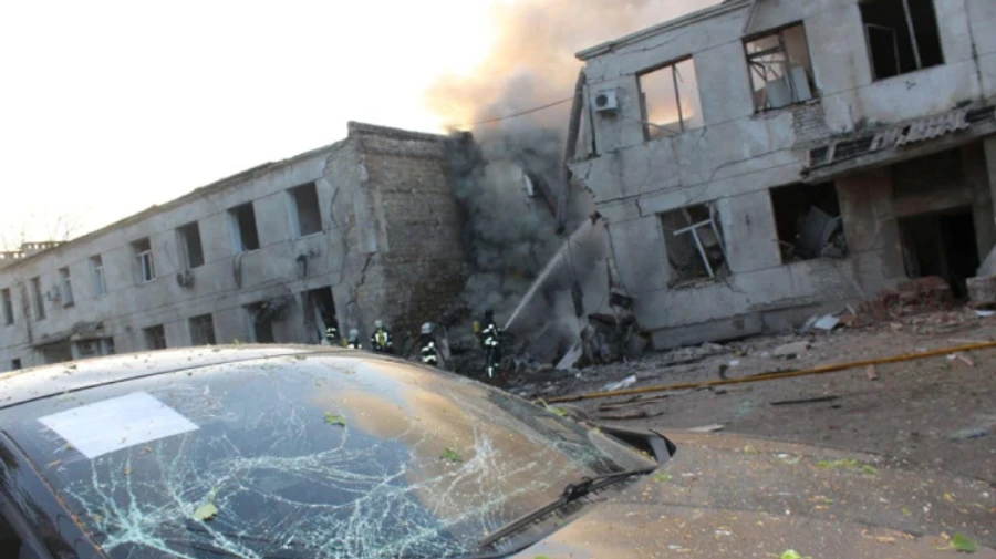 Регионы: враг накрыл огнем Донбасс, со свидетелями ракетного удара в Одессе работают психологи