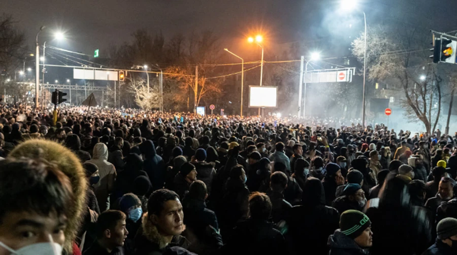 Главные новости вторника и ночи: Зеленский в Буковеле с Коломойским, события в Казахстане