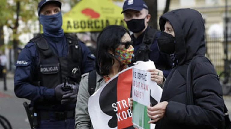 Польша без абортов: какие последствия будет иметь скандальное решение Конституционного трибунала