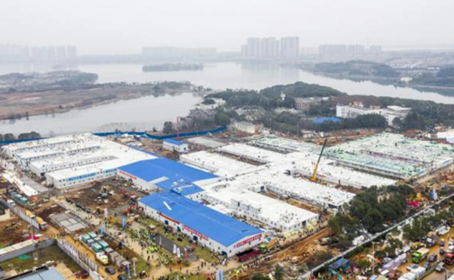 COVID-19 відступає: через зменшення кількості інфікованих в Ухані закрили 11 із 14 лікарень