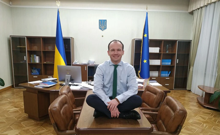 Через новорічну зарплатню Малюсьці довелося виправдовуватися перед дружиною