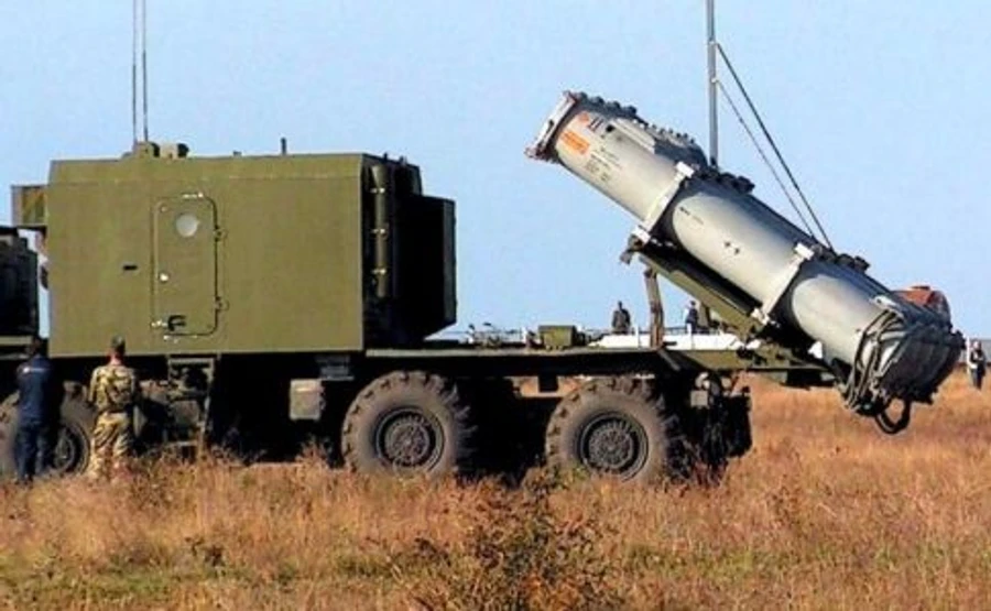 РФ стягує до Керчі комплекси Бал і спрямує нові Тріумфи у Крим