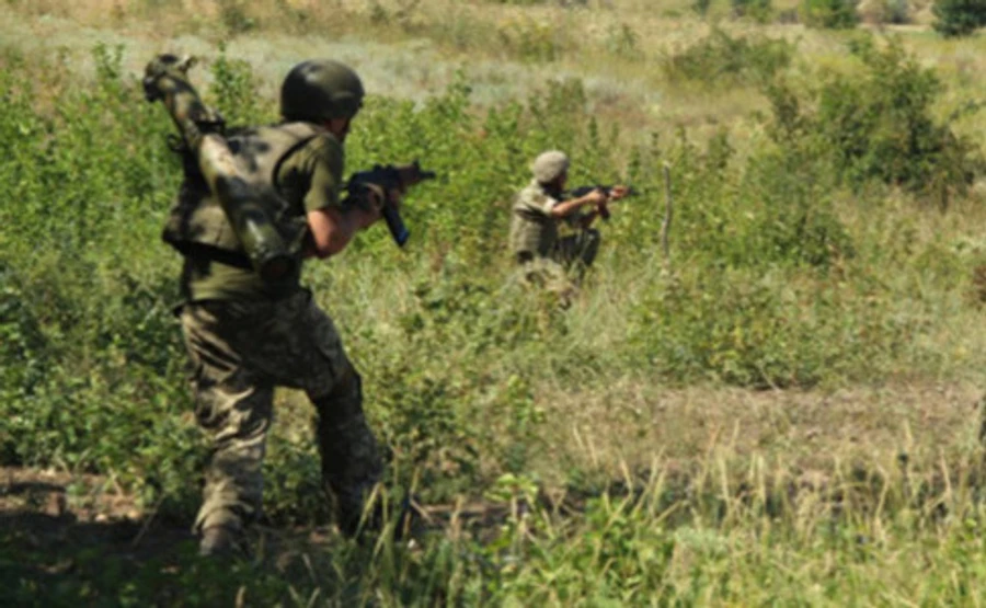 ООС: Бойовики били з мінометів, БМП і артилерії, 1 загиблий