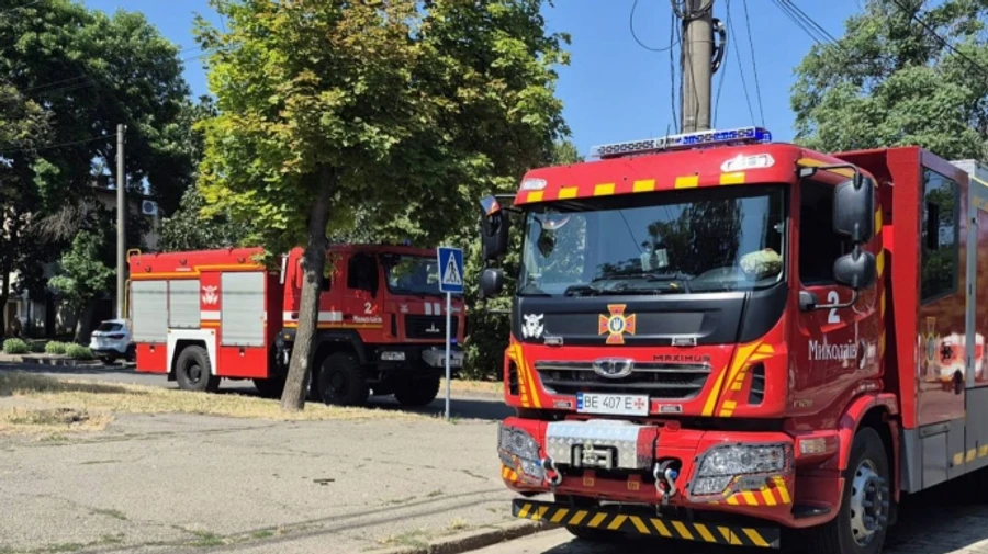 Russians attack Mykolaiv Oblast with drones: dachas on fire, man injured