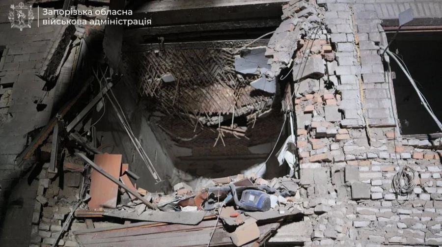 Атака на Запорожье: оккупанты попали в жилую застройку, 8 раненых