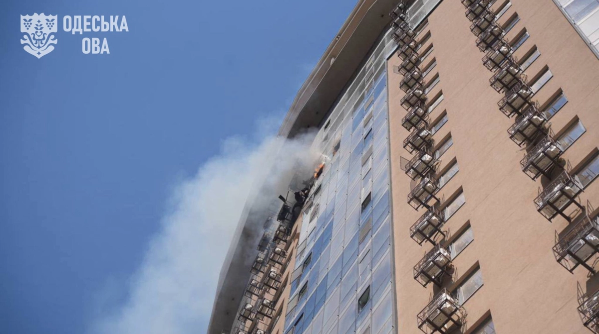 Drone hits apartment block in central Odesa, children injured in oblast – photo