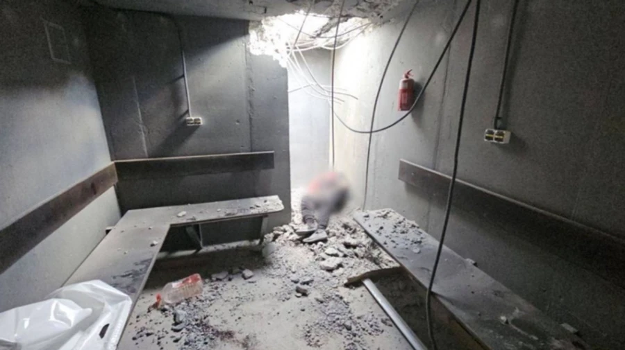 Russians strike vicinity of post office in Kherson: three people killed