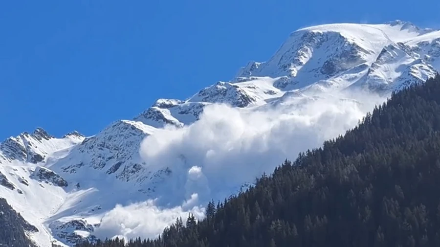 Во французских Альпах из-за схода лавины погибли 4 человека