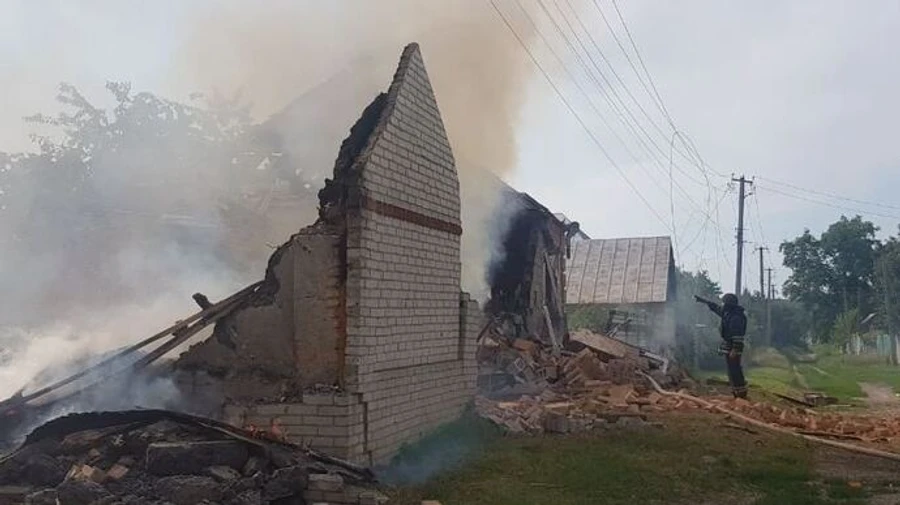 Возле Песков на Донетчине и Херсонщине идут бои, Луганщину бомбят и атакуют с танков - ОВА