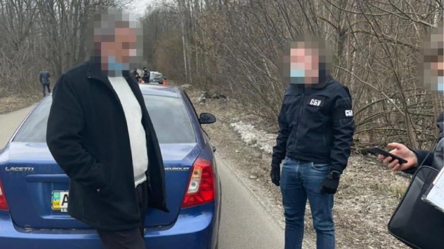 На Київщині голова ОТГ із заступником погоріли на хабарі в 1,4 мільйона