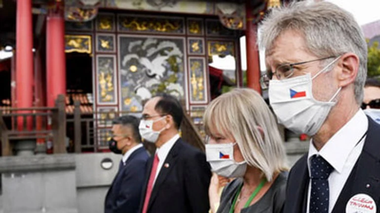 Жалкая дипломатическая фигня: как ссора с Китаем создает проблемы для Земана и Чехии