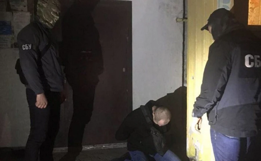 Пограничник крышевал браконьеров в Азовском море