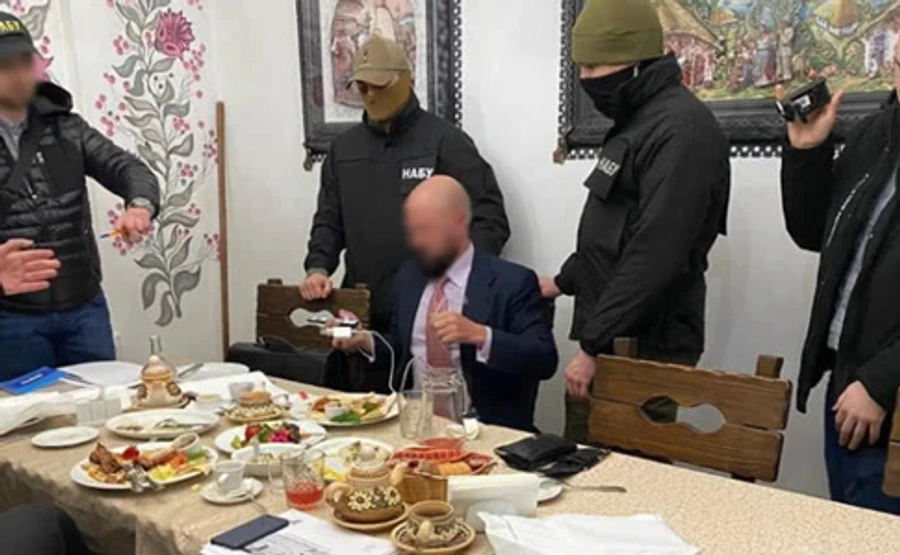 Ділкам, які пропонували голові Фонду держмайна $5 млн хабара, оголосили підозру