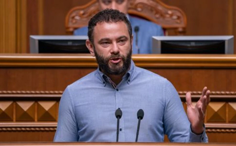 Слуга народа Дубинский ездит на 17 авто и живет в 24 квартирах – СМИ