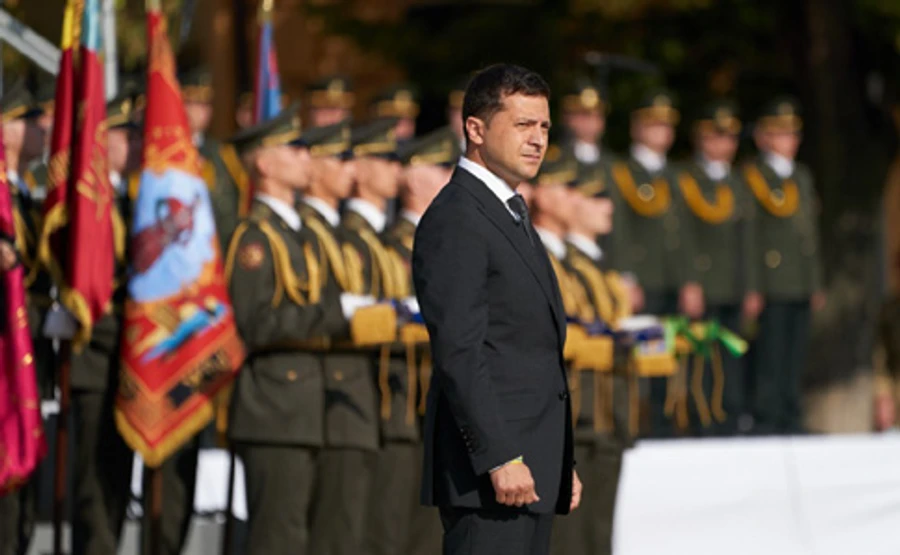 Зеленский просит Раду отдать ему Нацгвардию