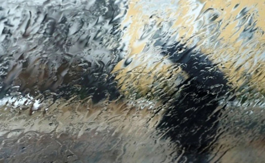 Пляж скасовується: частину України накриє зливами