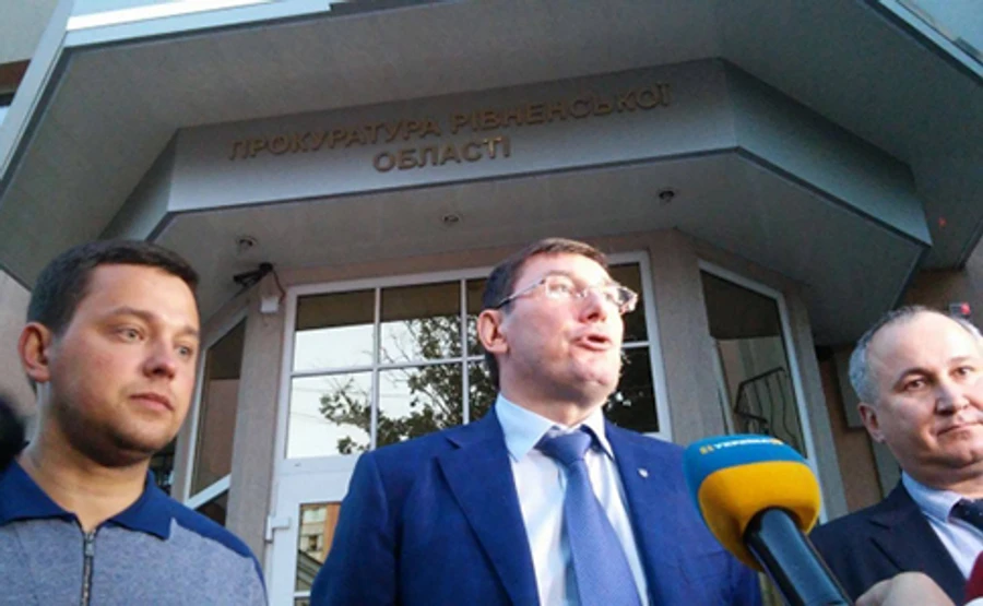 В рамках операції Бурштин затримано п'ять осіб - Луценко 