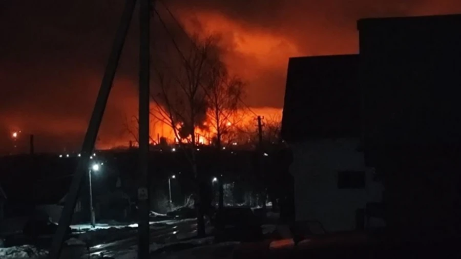 Ukrainian Defence Intelligence drones hit oil depot in Russia's Kstovo, UP sources say – photo, video