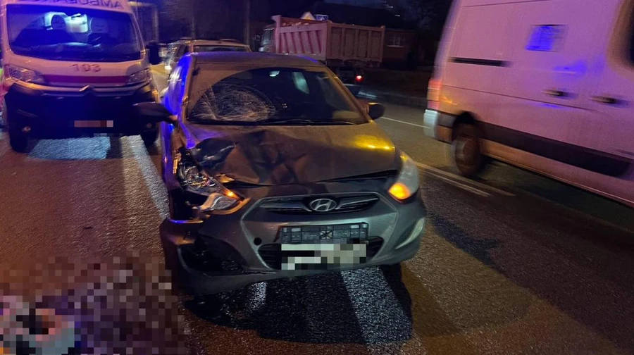 У Харкові суддя збила на зебрі двох дівчат: діти в реанімації