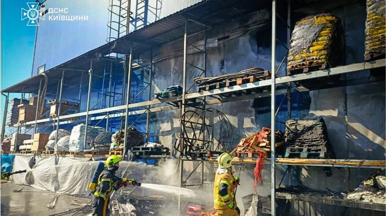 В Борисполе горел Эпицентр, эвакуировали 100 человек