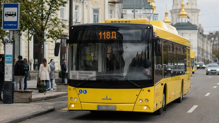 Автобусы возобновили движение на правый берег по мосту Патона