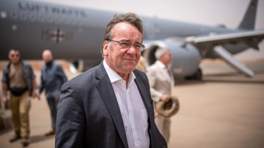 German Defence Minister announces new €500 million military aid package while on visit in Odesa