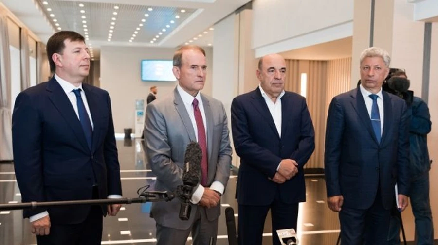 ОПЗЖ відмиває Медведчука від нафтопроводу, а Козака – від торгівлі з ОРДЛО