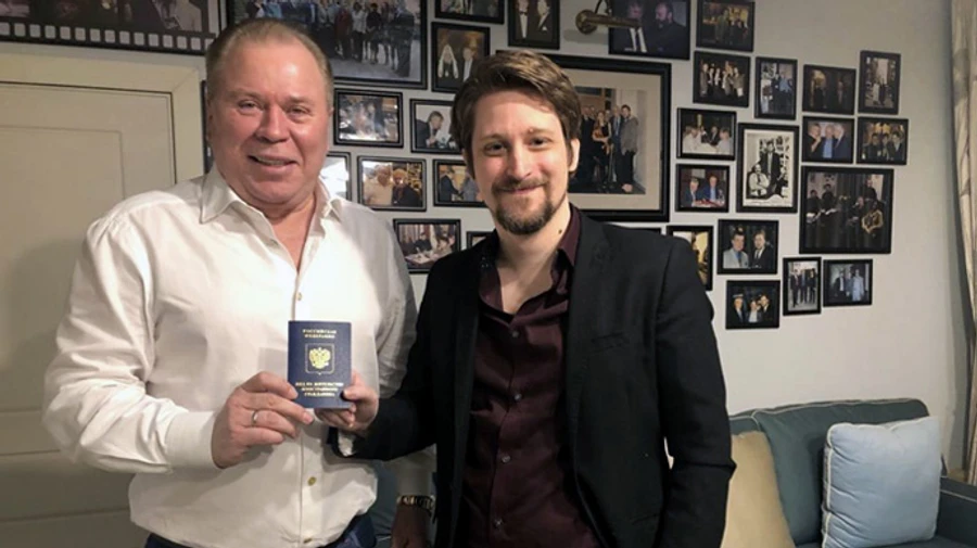 Сноудену дали бессрочный вид на жительство в России