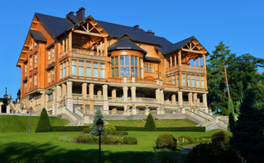 Привласнення Межигір'я: про підозру повідомили 8 особам