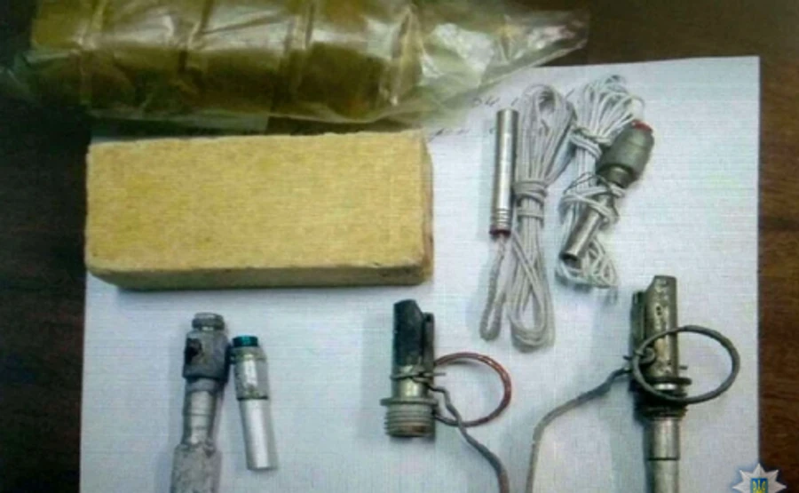 У київському метро затримали чоловіка з тротилом