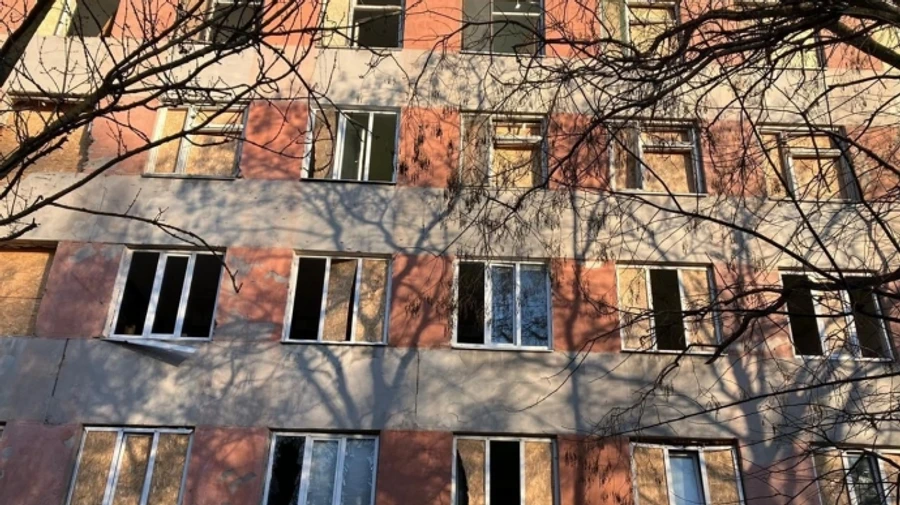 Russians hit hospital in Kherson with a shell