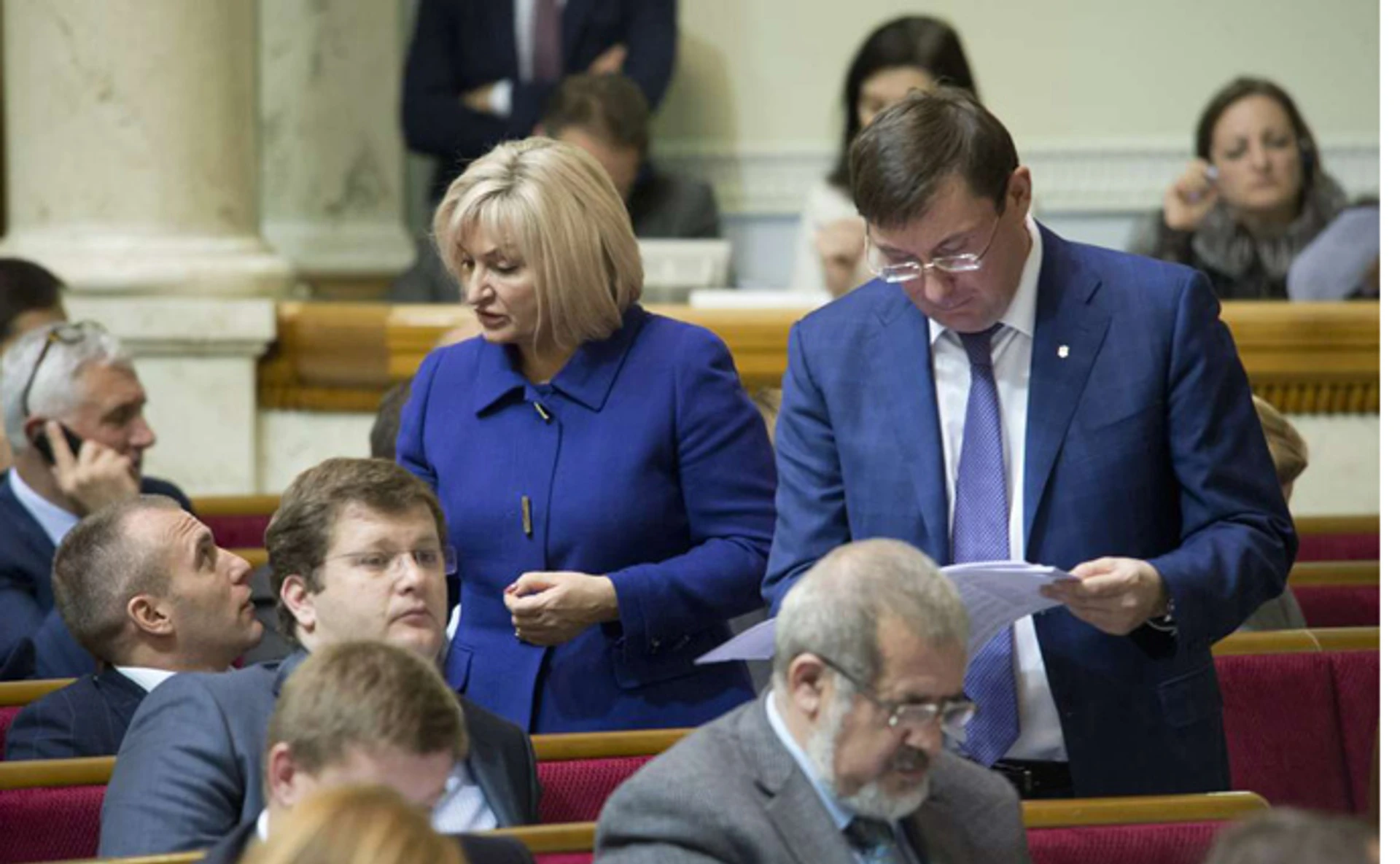 Норовливі на прохання, або Скільки надслухняних президентських депутатів стали на захист прем’єр-міністра