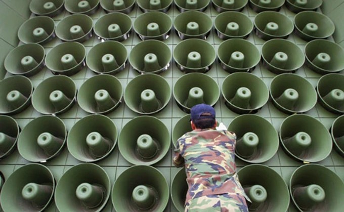 Сеул відновив пропагандистське мовлення на кордоні з КНДР