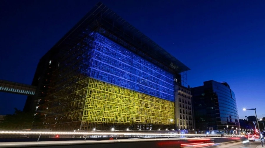 Будівлю Євроради підсвітили синьо-жовтими кольорами