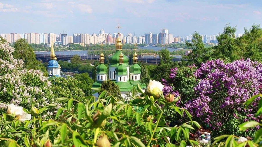 Киевская власть требует от правительства помешать застройке ботсада