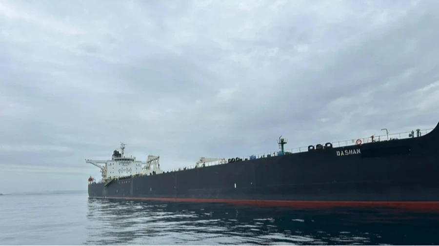 ВМС Британии прогнали российское судно, остановившееся возле подводных кабелей