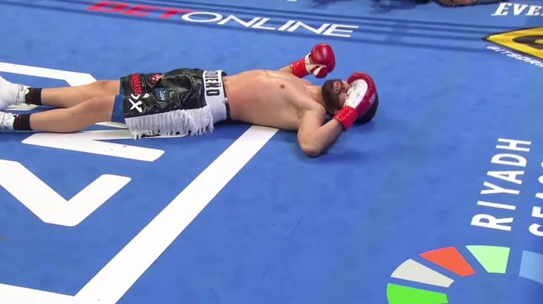 Нокаут года: аргентинец Чавес ярко дебютировал в США