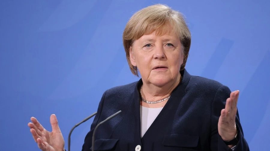 Merkel urges Ukraine to explore diplomatic solutions to end war