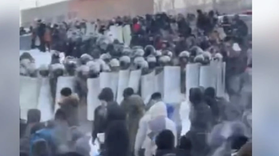 У Башкортостані ОМОН розганяє багатотисячний протест 