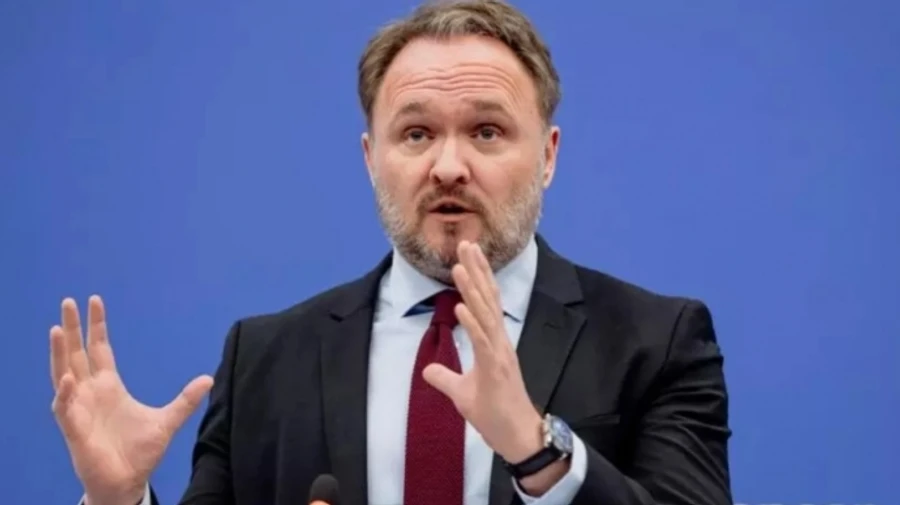 В ЄС запевнили, що не збираються імпортувати російські газ і нафту