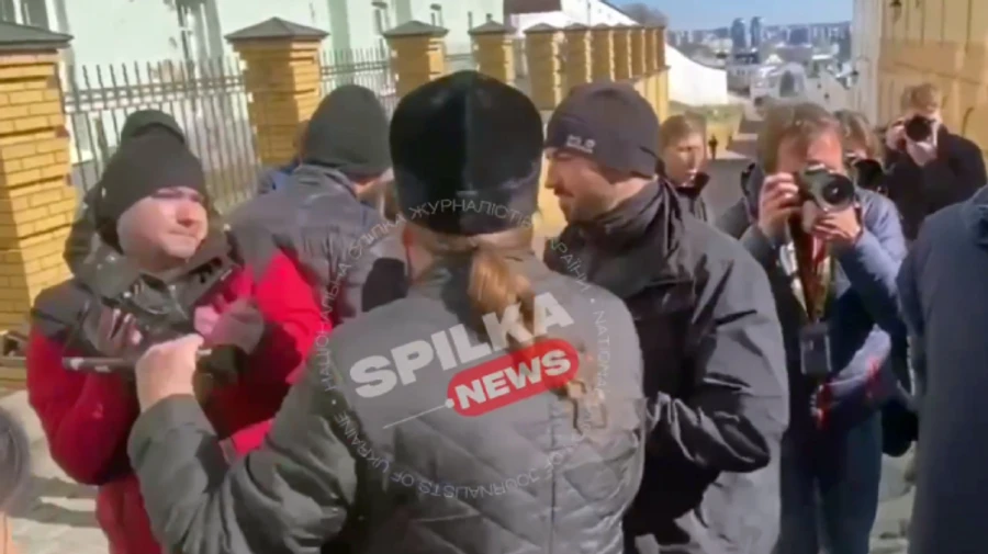 НСЖУ обратился к правоохранителям из-за нарушения прав журналистов возле Лавры