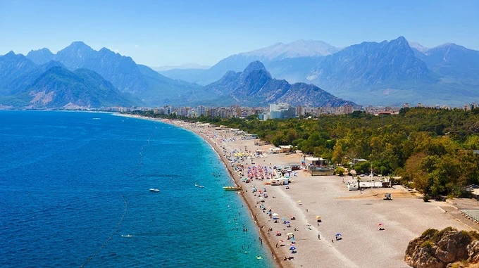 Метеорологи зафіксували новий температурний рекорд у турецькій Анталії